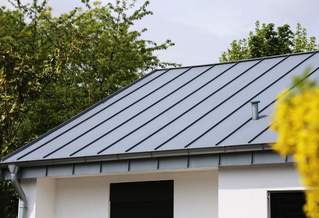 Glabe metal roof, Metal standing seam roof on a residential home