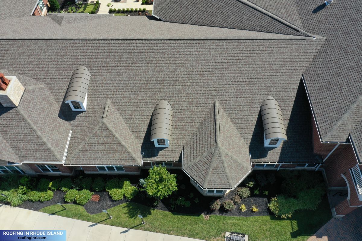 Beautiful asphalt shingle roof, Many roofing extensions, Good roof structure